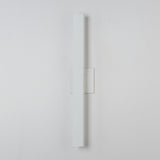 Alumilux: Line 5CCT LED Outdoor Wall Sconce by ET2 - 24 Inch, White