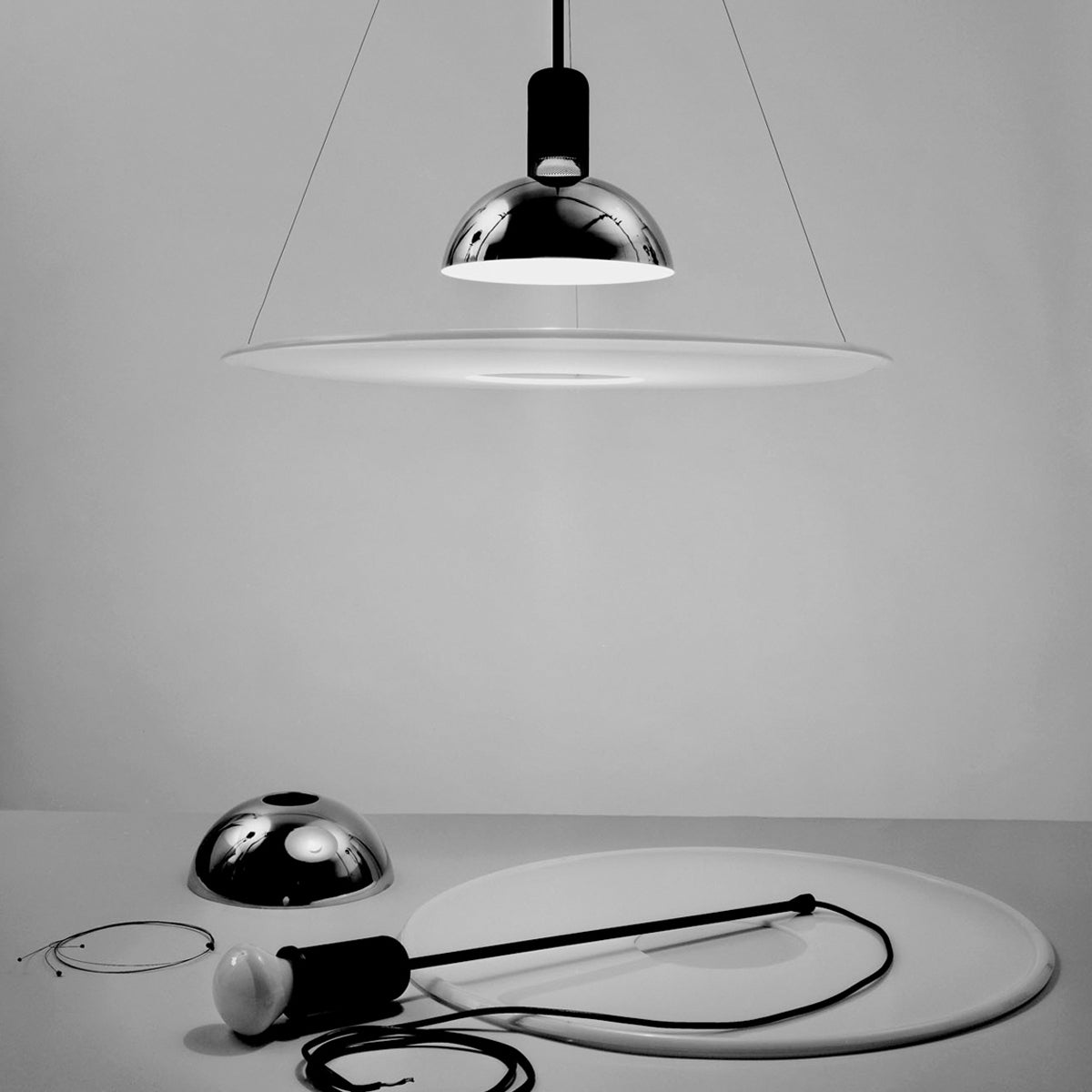 Frisbi_Pendant_Light_By_Flos-