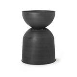 Hourglass Pot detailed view 1