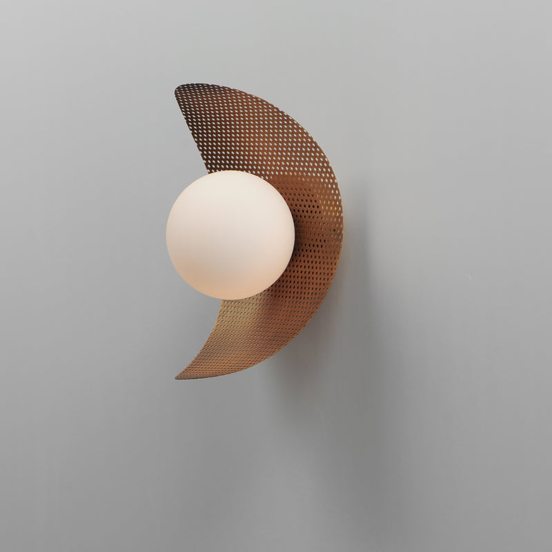 Chips Wall Sconce By Studio M, Finish: Natural Aged Brass