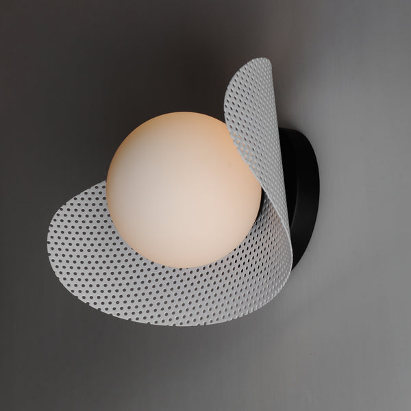Chips Wall Sconce By Studio M, Finish: Matte White